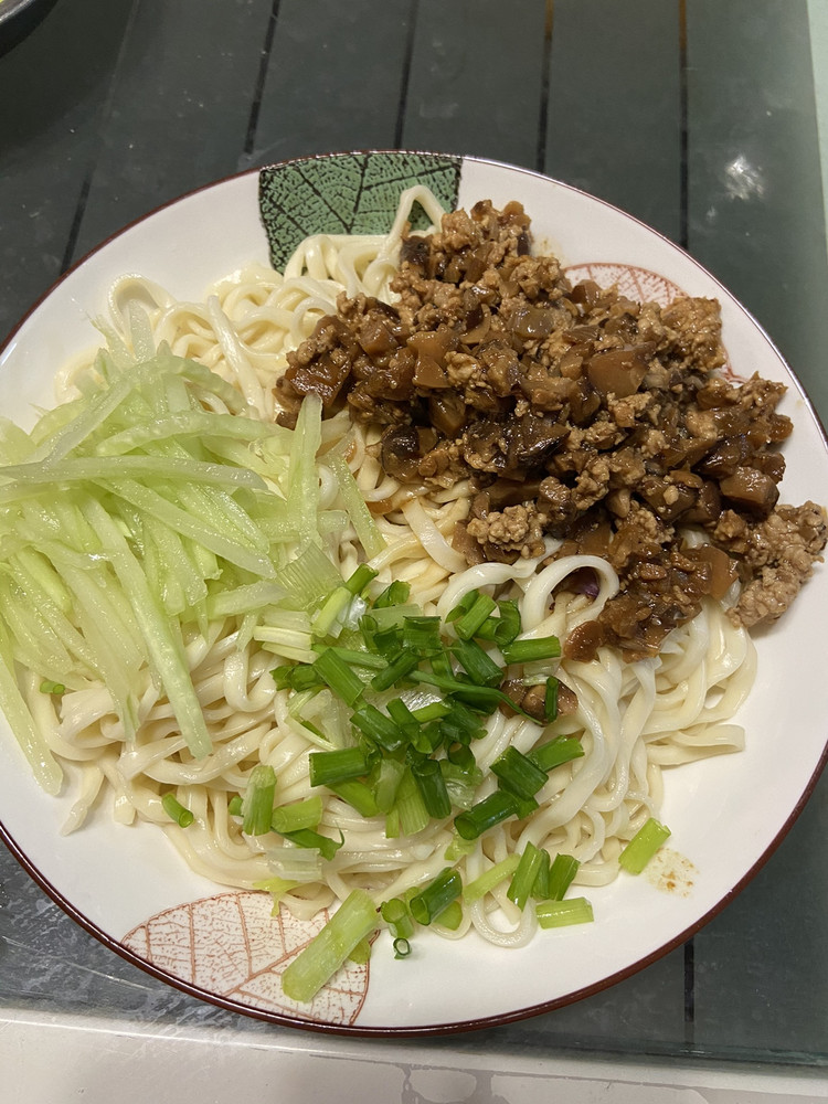 自制炸酱面的做法