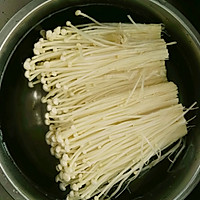 香辣金针菇的做法图解1