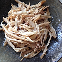 #新年一起下厨＃爽口金针菇鸡丝的做法图解1
