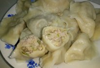 莲藕猪肉水饺（健康家庭版）的做法