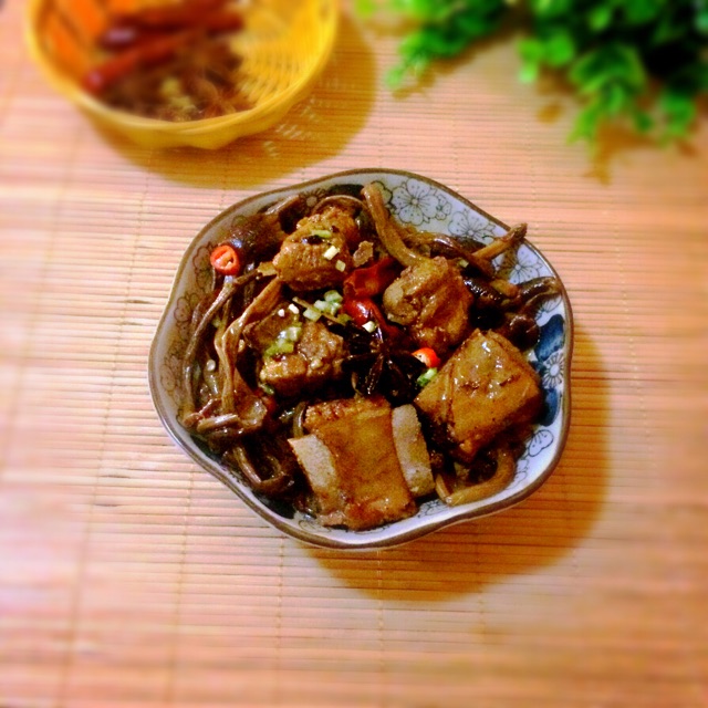 排骨炖茶树菇的做法图解9