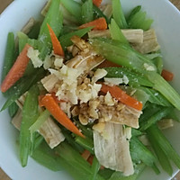凉拌芹菜腐竹的做法图解7
