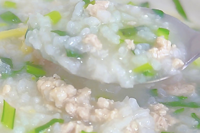 一人食｜蔬菜瘦肉粥软糯咸香，营养均衡