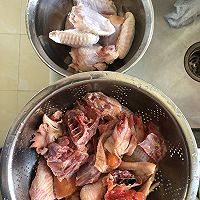 一鸡两吃之小鸡炖蘑菇加松茸鸡汤的做法图解4