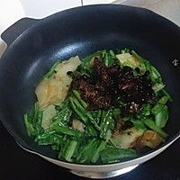 冬季下饭菜，豆豉鱼炒土豆油麦菜的做法图解5