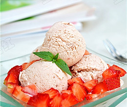 草莓冰激凌的做法