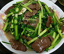 韭菜炒猪血的做法