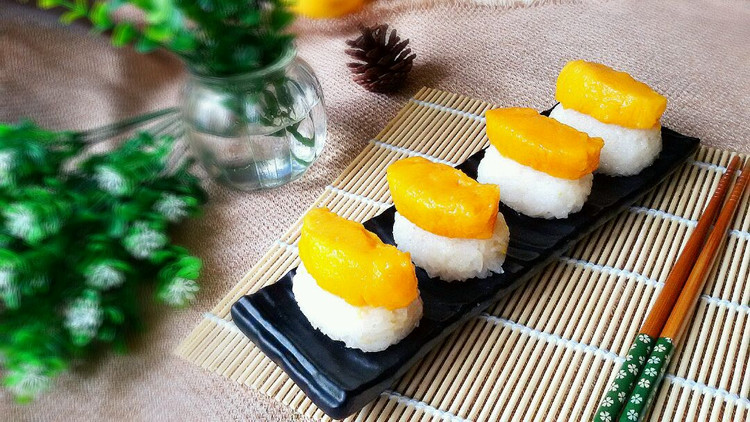 芒果糯米寿司的做法