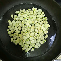 简单家常菜，xiang（四声）嫩胡豆的做法图解2