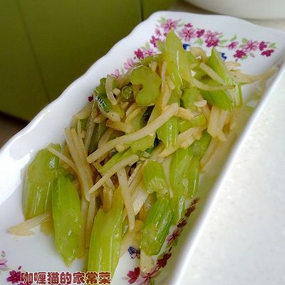 芹菜炒土豆条