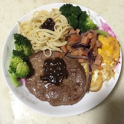 意大利面牛排