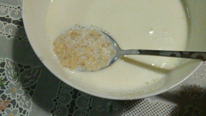 营养早餐   牛奶燕麦片