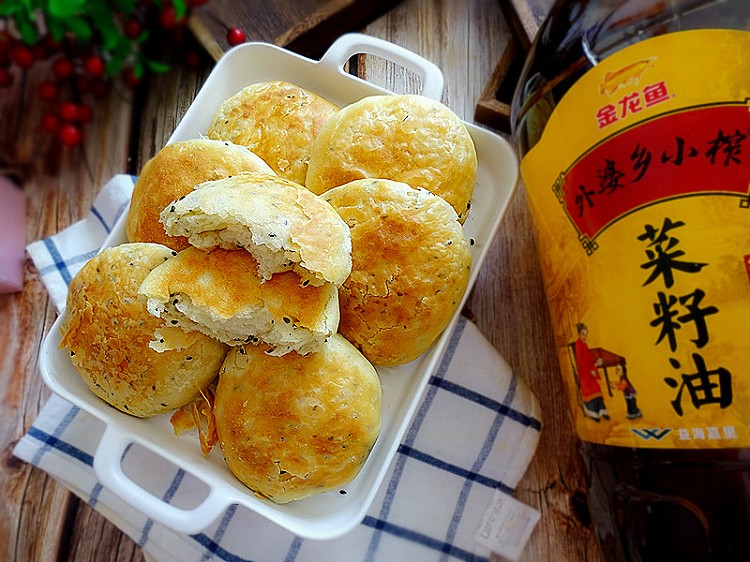 外酥里软，越吃越香的油盐芝麻烧饼的做法