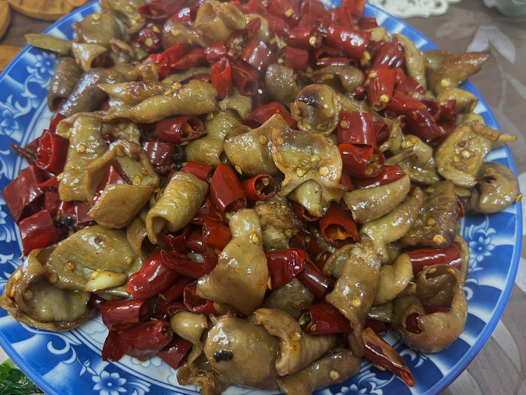 辣子肥肠的做法