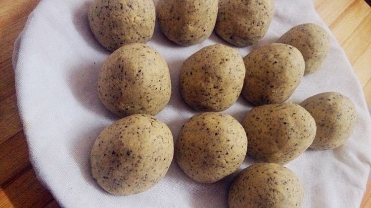 【粗粮豆渣窝窝头】巧用废弃食材的做法图解4