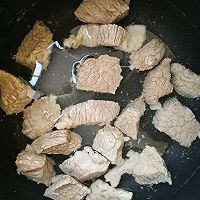 清炖萝卜牛腩的做法图解1