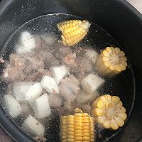 家常菜——玉米山药骨头汤（电饭煲版）的做法图解5