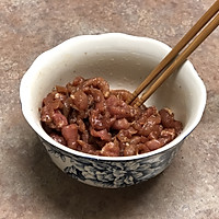 下饭菜: 莴笋炒肉片的做法图解1