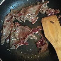 草菇木耳炒牛肉的做法图解4