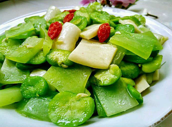 Broad bean and water melon