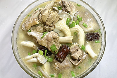 平菇红枣鸭汤