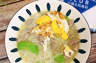 煎蛋猪肉河源米粉
