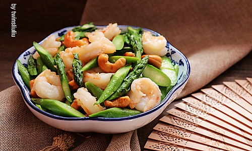 春季瘦身｜芦笋炒虾仁#美的女王节#的做法