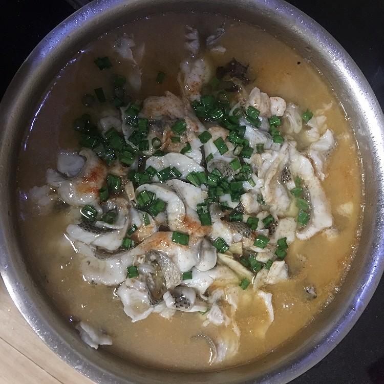 酸汤鲈鱼的做法