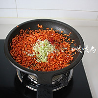 酥脆鲜香 天然补钙佳品『韭菜炒小虾米』的做法图解4