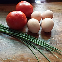 “全民赛西红柿炒鸡蛋”微波版西红柿炒鸡蛋的做法图解1