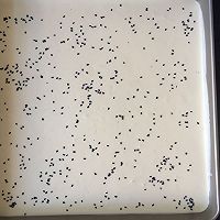 美味戚风蛋糕卷的做法图解11