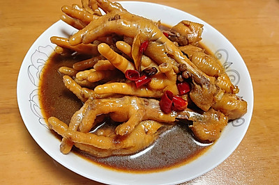 满满的胶原蛋白：红烧鸡爪
