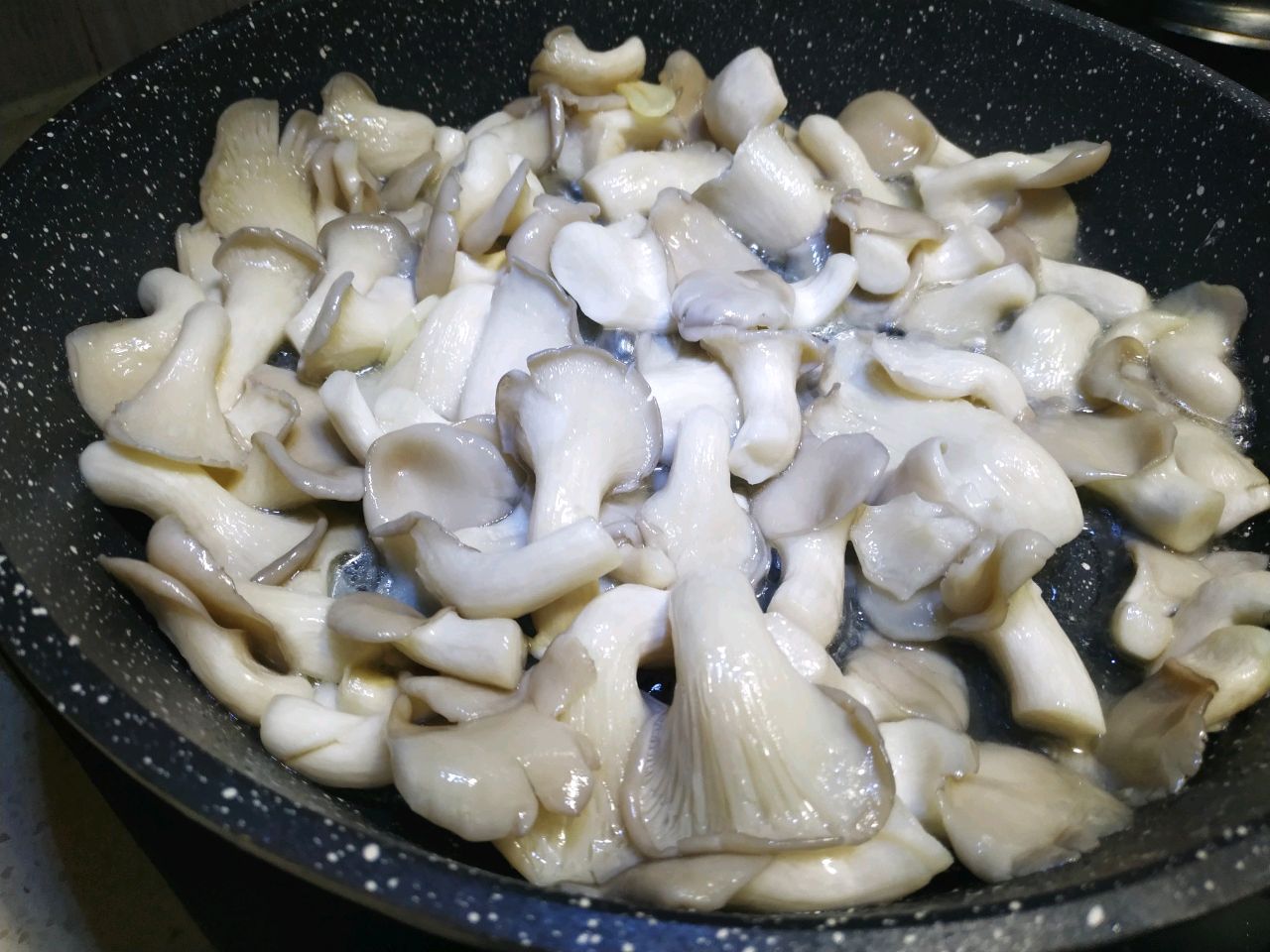家常蘑菇怎么做_家常蘑菇的做法_豆果美食