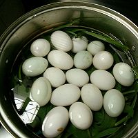 粽香咸鸭蛋(端午节的味道)的做法图解2
