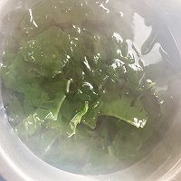 凉拌裙带菜的做法图解1