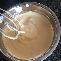 红丝绒杯子蛋糕的做法图解3