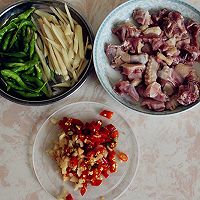 仔姜鸭子的做法图解1
