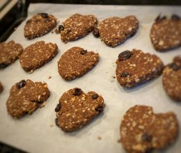 可以当早餐或零食的低油低糖巧克力燕麦黑麦饼干的做法