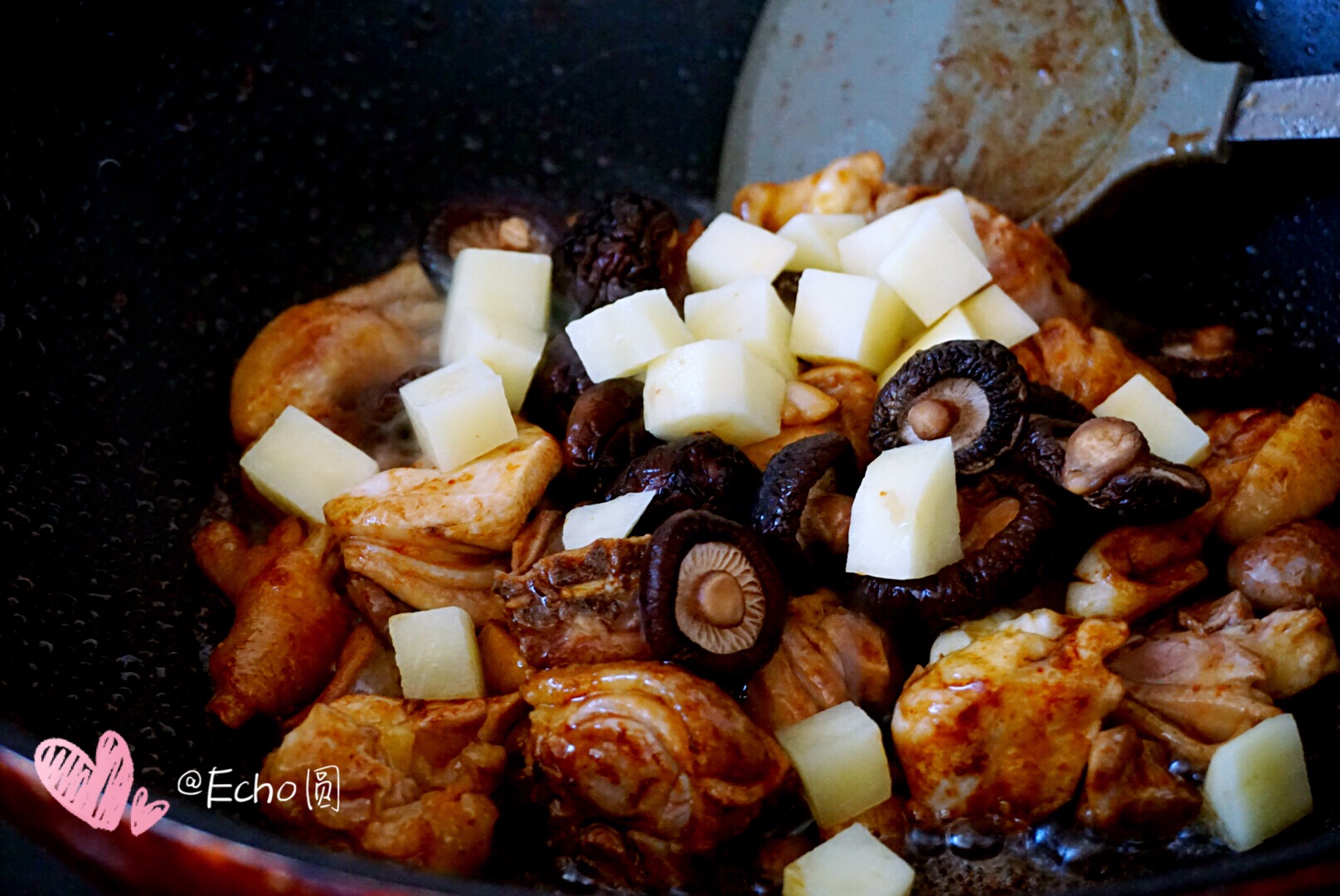 香菇鸡块,香菇鸡块的家常做法 - 美食杰香菇鸡块做法大全