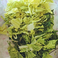 白菜蘑菇乱炖的做法图解2