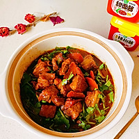 #暖冬酱在手，嗨吃部队锅#复合酱肉排胡罗卜的做法图解1