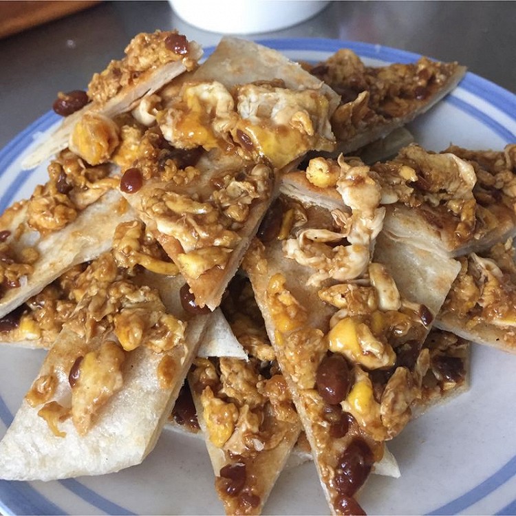 鸡蛋酱香饼的做法