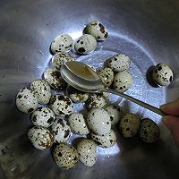 五香鹌鹑蛋的做法图解1