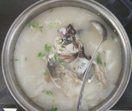 冬日里的温暖——鱼头萝卜汤的做法