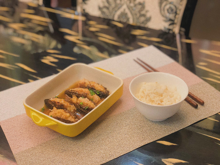 一人食/鲜虾滑酿羊肚菌的做法
