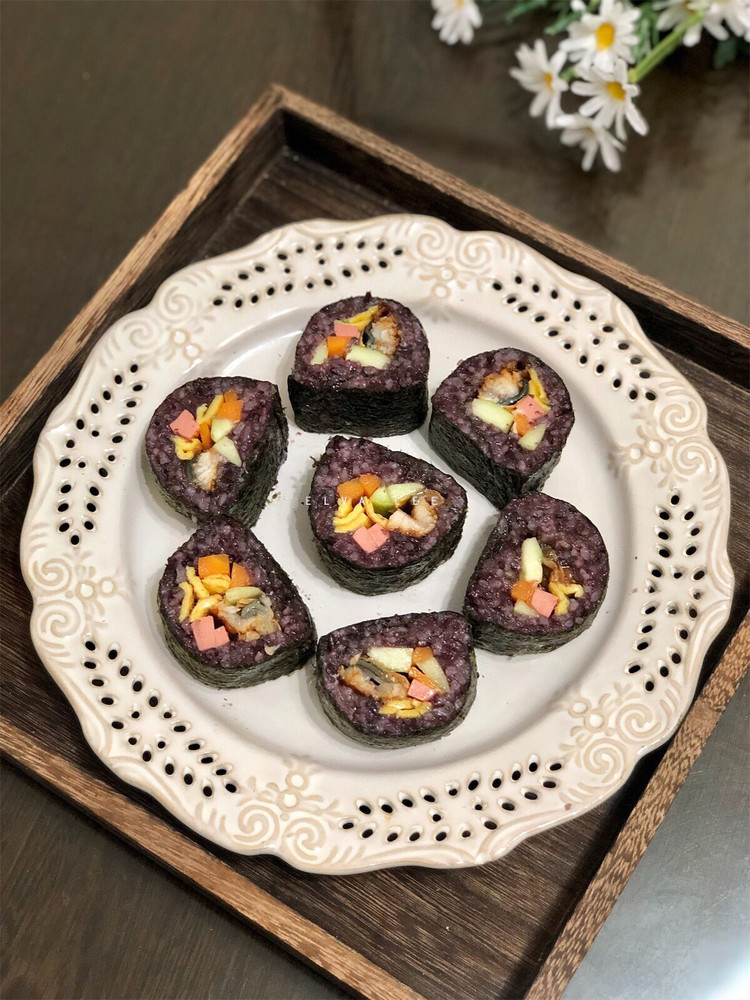 紫米鳗鱼寿司卷的做法