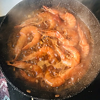茄汁油焖斑节虾的做法图解14