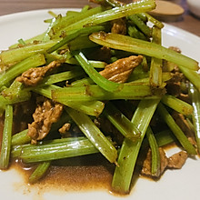 鲜野芹菜炒肉