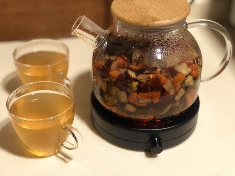 红枣枸杞桂圆菊花茶的做法
