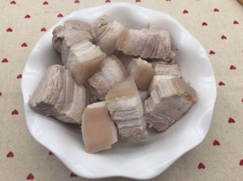 鹌鹑蛋红烧肉#金龙鱼外婆香小榨菜籽油#的做法图解2